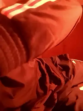 Snapshot of crems77 chatting on January 7, 2026, 11:26 am crems77 online show from January 7, 2026, 11:26 am