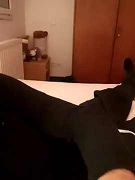 Snapshot of crems77 chatting on February 9, 2026, 10:30 pm crems77 online show from February 9, 2026, 10:30 pm