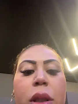 lariic online show from September 22, 2025, 7:31 pm