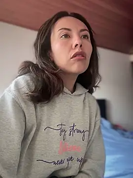 im lorein online show from October 21, 2025, 2:16 pm