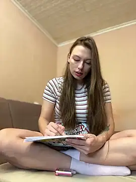 Snapshot of AlisaMur chatting on January 15, 2025, 5:50 am AlisaMur online show from January 15, 2025, 5:50 am