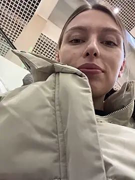 Snapshot of AlisaMur chatting on December 6, 2024, 6:42 am AlisaMur online show from December 6, 2024, 6:42 am