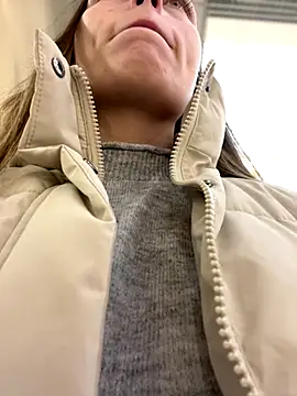 Snapshot of AlisaMur chatting on December 4, 2024, 3:20 am AlisaMur online show from December 4, 2024, 3:20 am