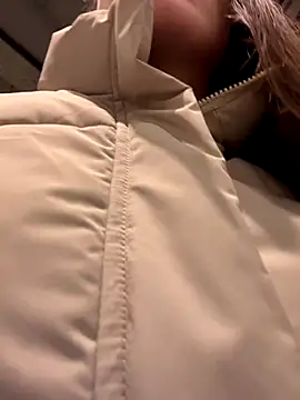 Snapshot of AlisaMur chatting on December 6, 2024, 3:35 am AlisaMur online show from December 6, 2024, 3:35 am