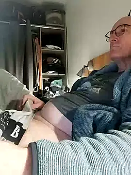 bogland33 online show from February 15, 2026, 8:08 pm