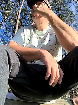 Snapshot of bogland33 chatting on March 7, 2025, 4:33 pm bogland33 online show from March 7, 2025, 4:33 pm