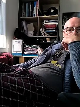 Snapshot of bogland33 chatting on March 12, 2025, 1:40 pm bogland33 online show from March 12, 2025, 1:40 pm