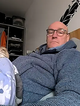 bogland33 online show from December 14, 2025, 10:10 am