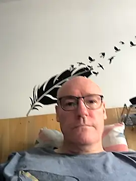 Snapshot of bogland33 chatting on October 5, 2025, 11:01 am bogland33 online show from October 5, 2025, 11:01 am