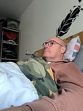 Snapshot of bogland33 chatting on October 16, 2025, 11:51 am bogland33 online show from October 16, 2025, 11:51 am