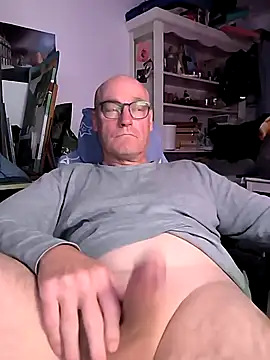Snapshot of bogland33 chatting on March 8, 2025, 9:40 pm bogland33 online show from March 8, 2025, 9:40 pm