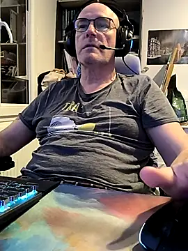 Snapshot of bogland33 chatting on February 27, 2025, 7:47 pm bogland33 online show from February 27, 2025, 7:47 pm