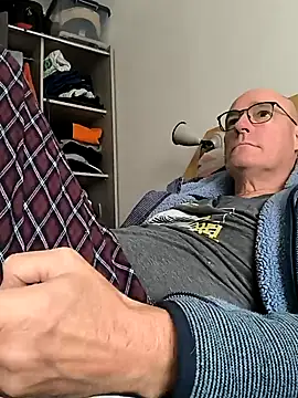 Snapshot of bogland33 chatting on March 11, 2025, 1:56 pm bogland33 online show from March 11, 2025, 1:56 pm