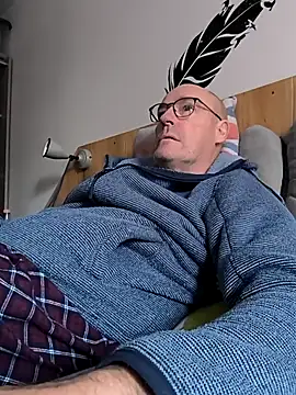 Snapshot of bogland33 chatting on October 30, 2025, 8:12 am bogland33 online show from October 30, 2025, 8:12 am