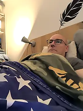 Snapshot of bogland33 chatting on September 22, 2025, 9:10 pm bogland33 online show from September 22, 2025, 9:10 pm