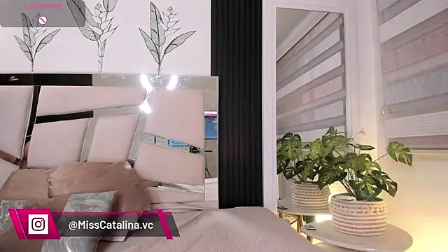 miss catalinaa online show from May 15, 2026, 12:14 pm