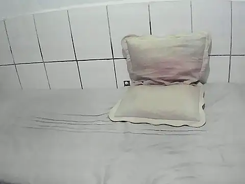 Snapshot of pierdona chatting on September 17, 2025, 7:27 pm pierdona online show from September 17, 2025, 7:27 pm