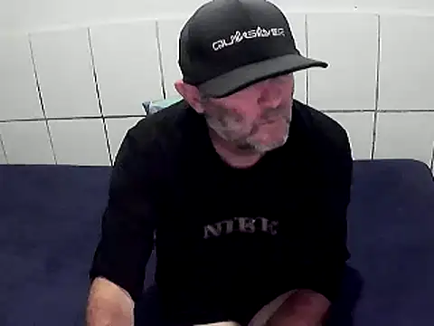 pierdona online show from December 17, 2025, 8:14 pm