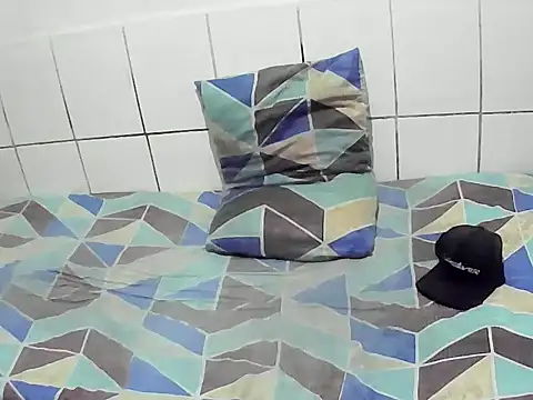 pierdona online show from December 4, 2025, 8:19 pm