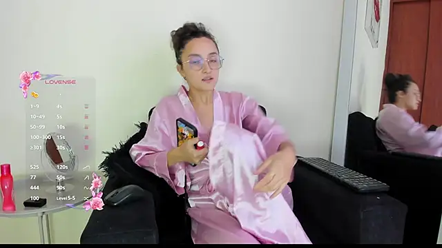 its  angelica  online show from October 8, 2025, 6:08 pm