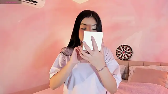 Snapshot of AuroraFiore chatting on March 5, 2025, 7:38 pm AuroraFiore online show from March 5, 2025, 7:38 pm