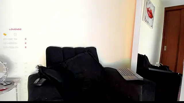 Snapshot of victoria__lace_ chatting on October 28, 2025, 11:03 pm victoria  lace  online show from October 28, 2025, 11:03 pm