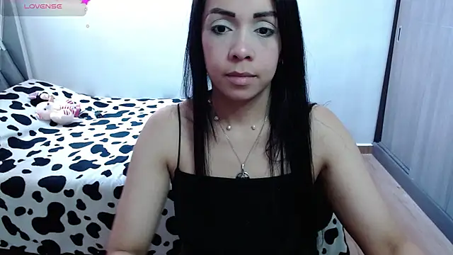 Snapshot of Amber_Lovely chatting on January 1, 2025, 6:27 pm Amber Lovely online show from January 1, 2025, 6:27 pm