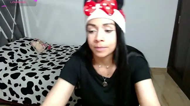 Snapshot of Amber_Lovely chatting on December 18, 2024, 1:05 am Amber Lovely online show from December 18, 2024, 1:05 am