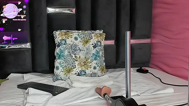 Snapshot of kinky_polar chatting on January 31, 2025, 2:04 am kinky polar online show from January 31, 2025, 2:04 am