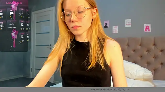 Snapshot of Esme_Runn chatting on December 2, 2024, 1:19 pm Esme Runn online show from December 2, 2024, 1:19 pm