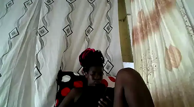 Snapshot of SexyRed18 chatting on December 23, 2024, 7:17 am SexyRed18 online show from December 23, 2024, 7:17 am