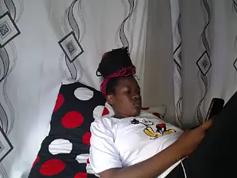 Snapshot of SexyRed18 chatting on January 9, 2025, 6:59 am SexyRed18 online show from January 9, 2025, 6:59 am