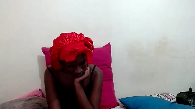 Snapshot of SexyRed18 chatting on September 20, 2025, 6:24 pm SexyRed18 online show from September 20, 2025, 6:24 pm