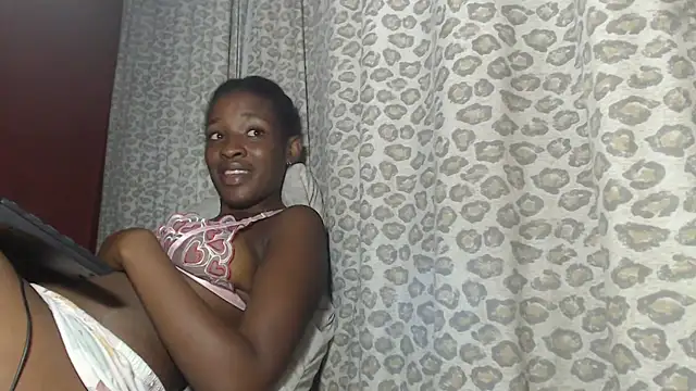 Snapshot of SexyRed18 chatting on March 21, 2025, 8:40 pm SexyRed18 online show from March 21, 2025, 8:40 pm