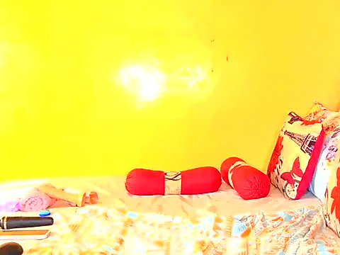 Snapshot of Down_to_earth_girl chatting on October 3, 2025, 1:34 pm Down to earth girl online show from October 3, 2025, 1:34 pm