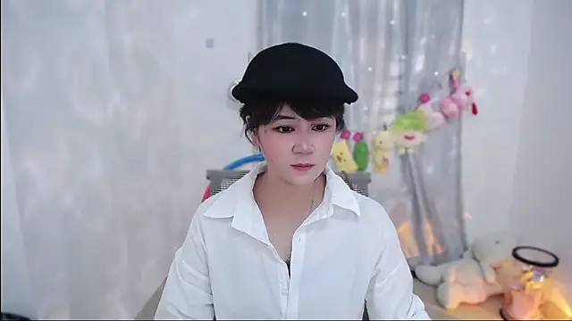 Snapshot of Fan_ting chatting on October 17, 2025, 5:00 am Fan ting online show from October 17, 2025, 5:00 am