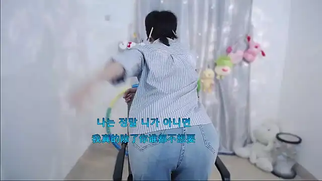 Snapshot of Fan_ting chatting on October 3, 2025, 2:26 am Fan ting online show from October 3, 2025, 2:26 am