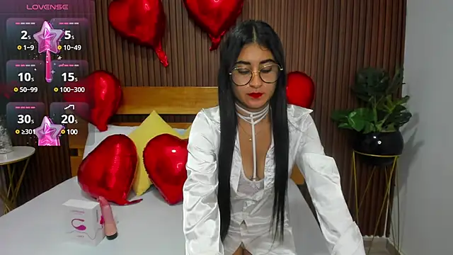 evelin leroy online show from February 14, 2025, 12:03 pm
