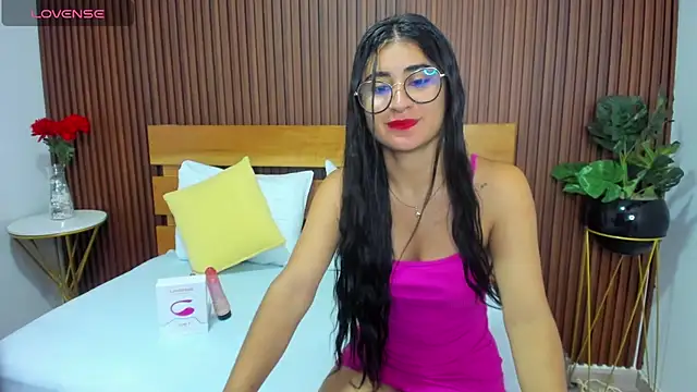 evelin leroy online show from February 13, 2025, 12:11 pm
