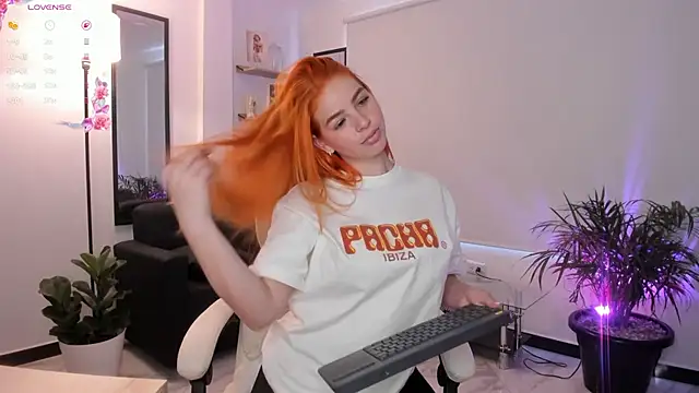 Niicoleta online show from October 2, 2025, 7:39 pm