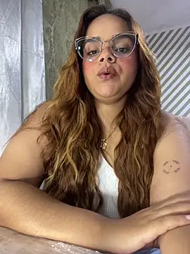 Snapshot of Evabigass chatting on February 1, 2026, 2:54 am Evabigass online show from February 1, 2026, 2:54 am