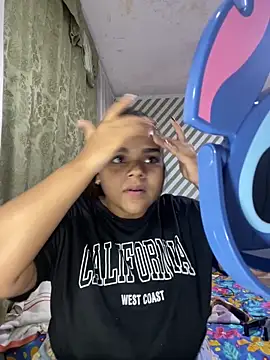 Snapshot of Evabigass chatting on February 20, 2026, 5:37 pm Evabigass online show from February 20, 2026, 5:37 pm