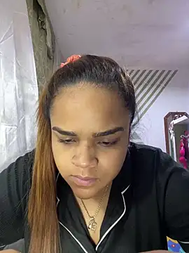 Snapshot of Evabigass chatting on February 15, 2026, 4:39 pm Evabigass online show from February 15, 2026, 4:39 pm