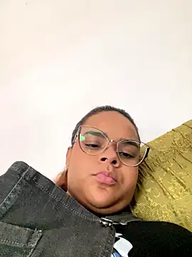 Snapshot of Evabigass chatting on January 16, 2026, 8:13 pm Evabigass online show from January 16, 2026, 8:13 pm