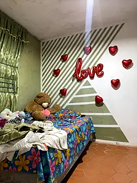 Snapshot of Evabigass chatting on November 24, 2025, 8:09 pm Evabigass online show from November 24, 2025, 8:09 pm