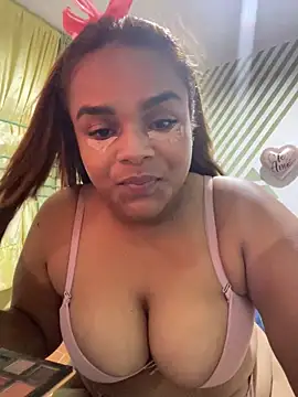 Snapshot of Evabigass chatting on October 7, 2025, 7:48 pm Evabigass online show from October 7, 2025, 7:48 pm