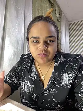 Snapshot of Evabigass chatting on February 4, 2026, 9:54 pm Evabigass online show from February 4, 2026, 9:54 pm