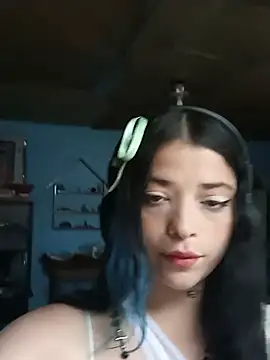 Snapshot of Elvishcassie_ chatting on May 21, 2026, 8:50 pm Elvishcassie online show from May 21, 2026, 8:50 pm
