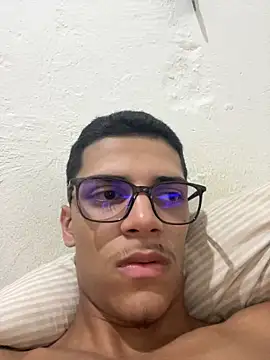 Naka300 online show from February 14, 2025, 2:28 am