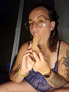 Snapshot of lindsay_33off chatting on September 24, 2025, 5:36 am lindsay 33off online show from September 24, 2025, 5:36 am